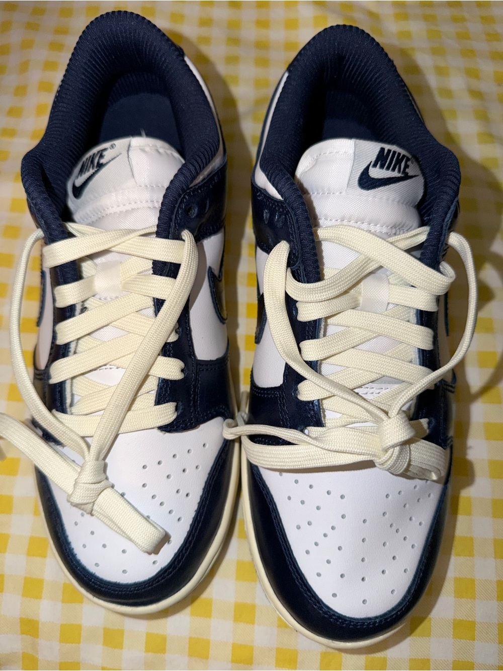 Nike Kids White and Navy Low-Top Sneakers